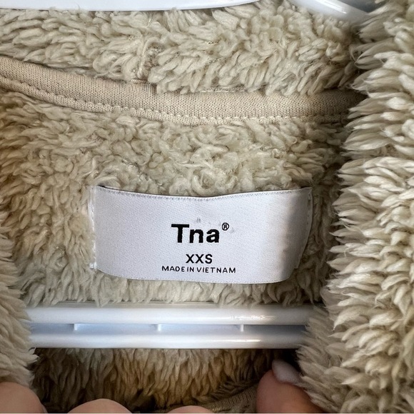 ❄️ Aritzia Tna Fuzzy Zip Up - Picture 5 of 7
